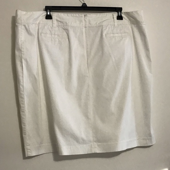 Avenue White Pleated Slit Skirt Size 26 - Picture 3 of 8
